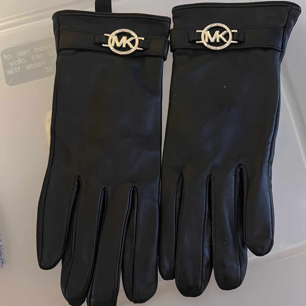 Michael Kors Black Leather Gloves with Gold-Toned Emblem
